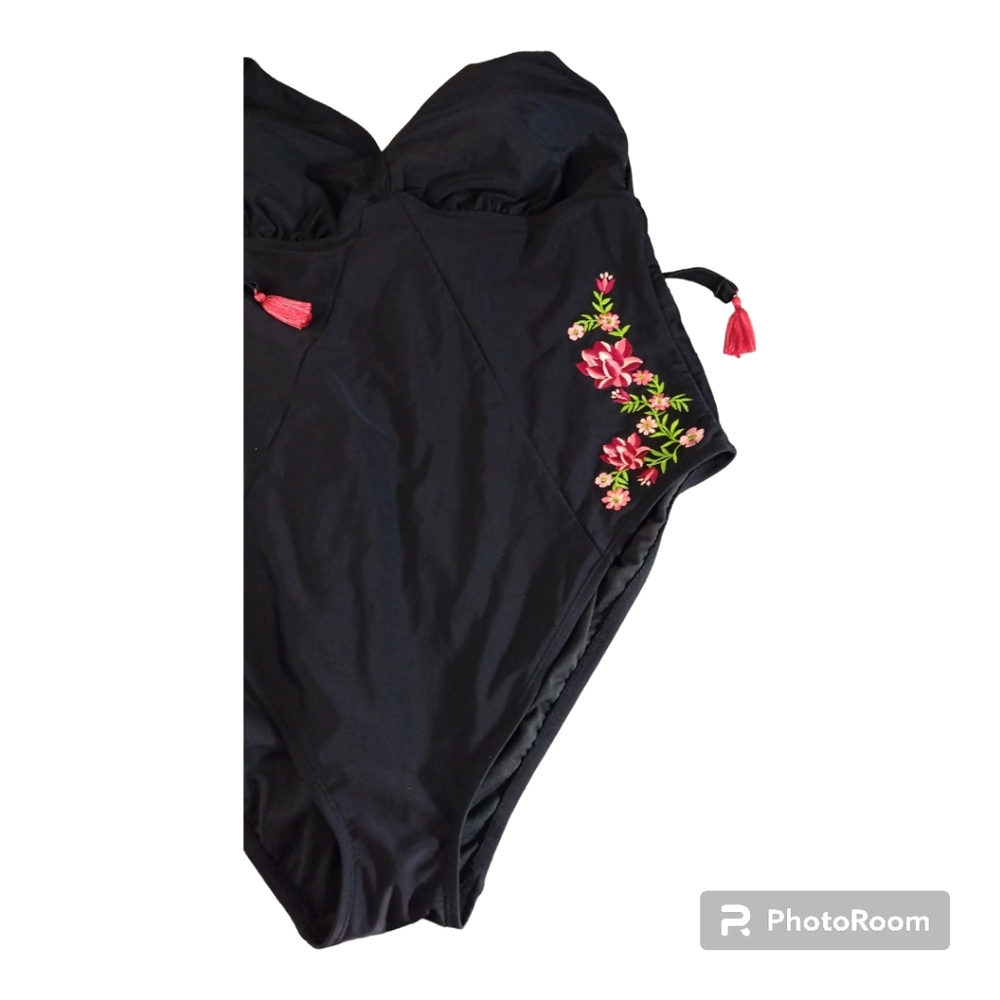 Adore Me black one piece swimsuit with floral embroidery, 4X - Picture 2 of 8